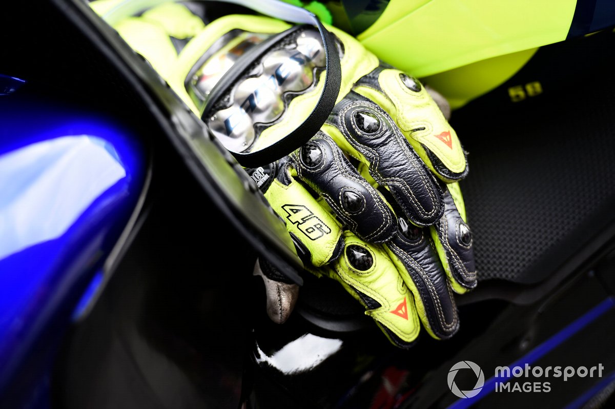 I guanti di Valentino Rossi, Yamaha Factory Racing,