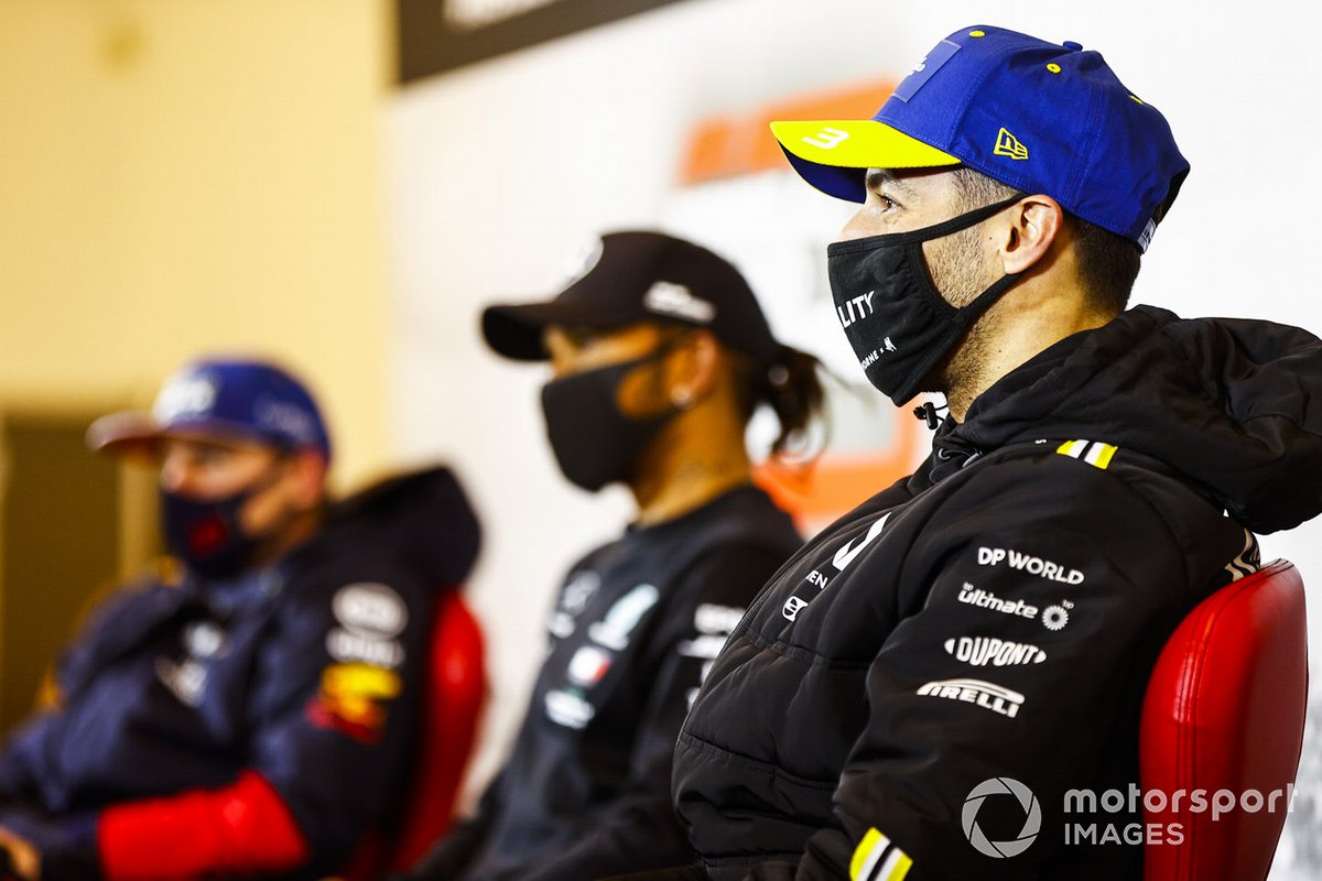 Daniel Ricciardo, Renault F1, Race Winner Lewis Hamilton, Mercedes-AMG F1 and Max Verstappen, Red Bull Racing in the press conference 