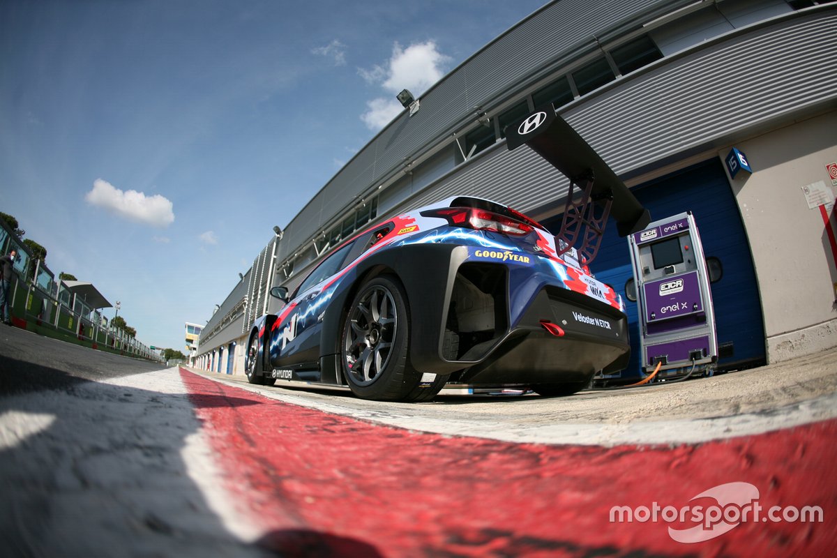 Augusto Farfus, Hyundai Motorsport, Hyundai Veloster N ETCR