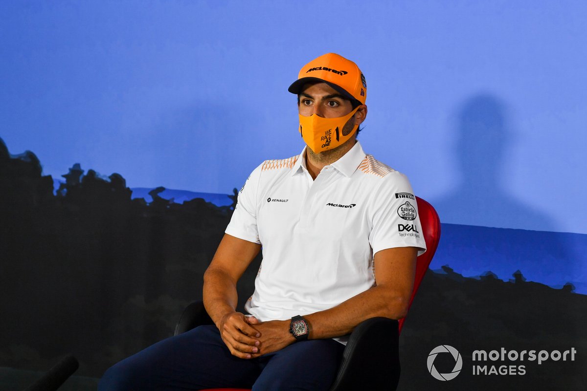 Carlos Sainz Jr., McLaren en la conferencia de prensa