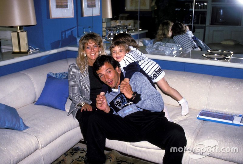 Riccardo Patrese with his wife Susi and their twins