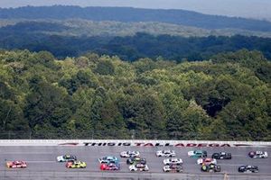 Michael Annett, JR Motorsports, Chevrolet Camaro leads the field