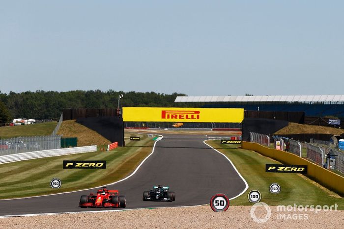 Sebastian Vettel, Ferrari SF1000, Lewis Hamilton, Mercedes F1 W11