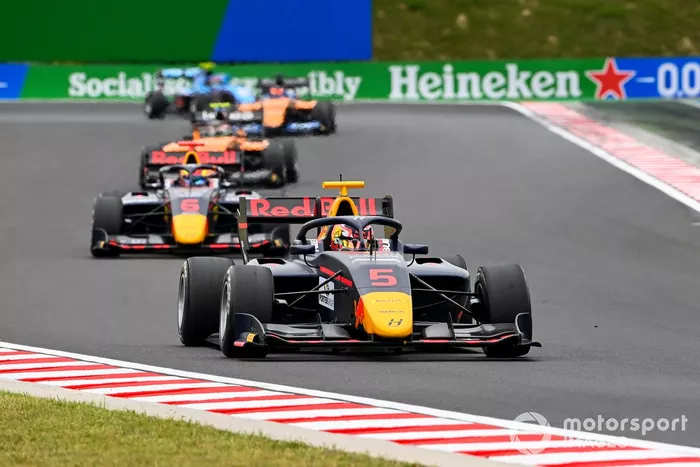 Liam Lawson, Hitech Grand Prix e Dennis Hauger, Hitech Grand Prix 