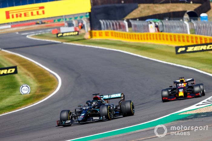 Lewis Hamilton, Mercedes F1 W11, Max Verstappen, Red Bull Racing RB16