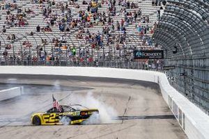Race Winner Brad Keselowski, Team Penske, Ford Mustang