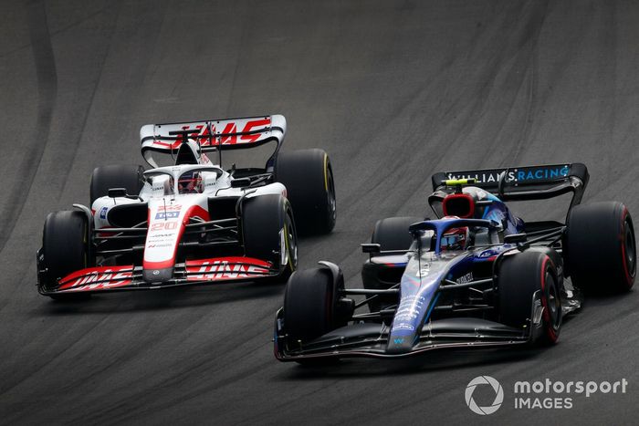 Nicholas Latifi, Williams FW44, Kevin Magnussen, Haas VF-22