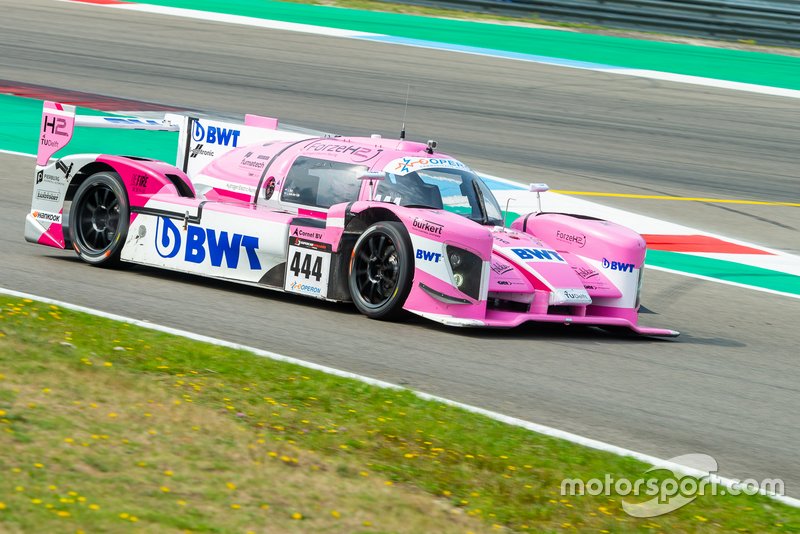 De waterstofracer versloeg deelnemers met conventionele motoren