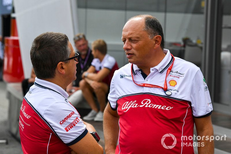 Marcus Ericsson, Alfa Romeo Racing reserve driver, behind Frederic Vasseur, Team Principal, Alfa Romeo Racing