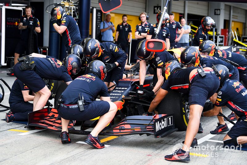 Entrenamiento de pitstop en Red Bull Racing