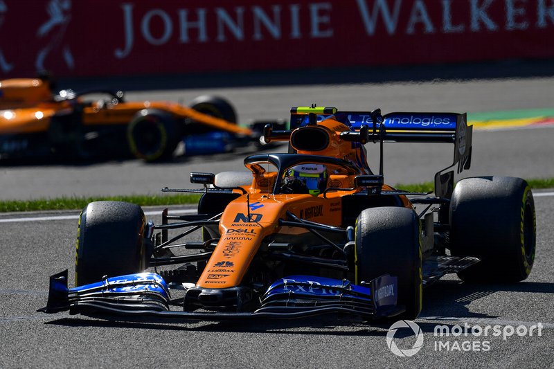 Lance Stroll, Racing Point RP19, devant Carlos Sainz Jr., McLaren MCL34