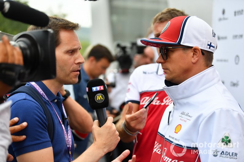 Kimi Raikkonen, Alfa Romeo Racing, talks to the media