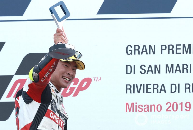 Podio: il vincitore della gara Tatsuki Suzuki, SIC58 Squadra Corse