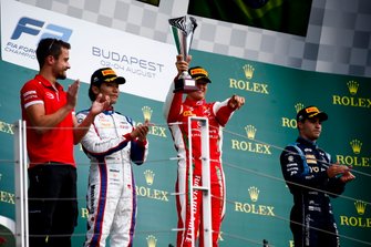 Nobuharu Matsushita, Carlin, Yarış galibi Mick Schumacher, Prema Racing ve Sergio Sette Camara, Dams