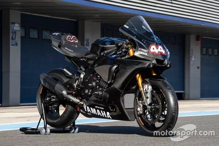 Lewis Hamilton probando la Yamaha Superbike en Jerez