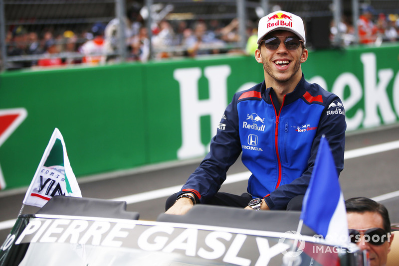 Pierre Gasly, Scuderia Toro Rosso, in the drivers parade