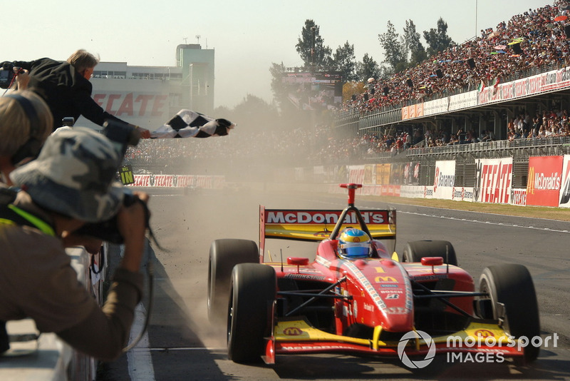 Race winner Sebastien Bourdais, Newman Haas Lanigan Racing