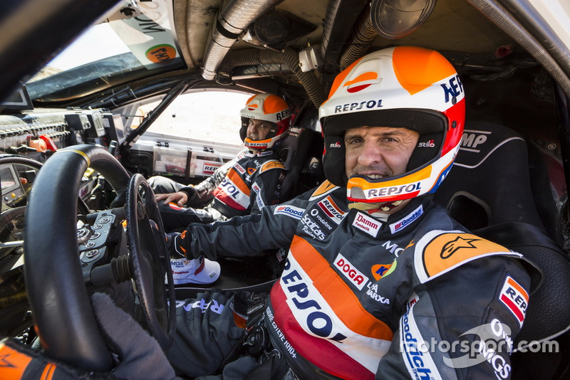 #325 Isidre Esteve y Txema Villalobos, Repsol Rally Team