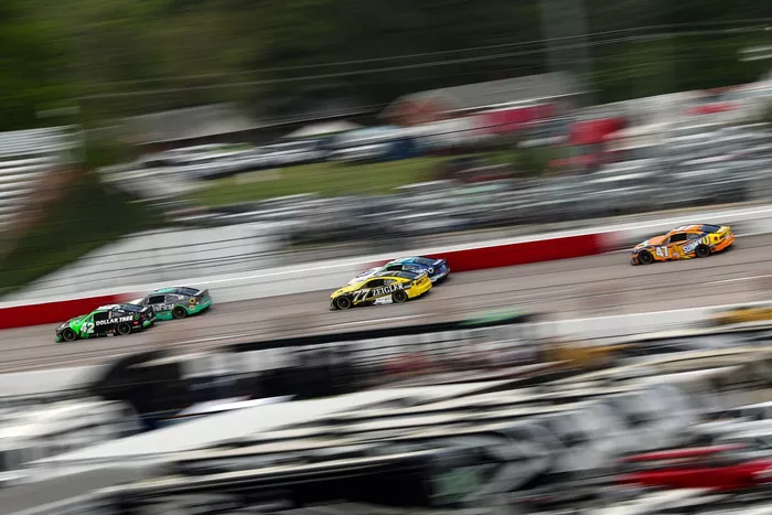 John Hunter Nemechek, LEGACY MOTOR CLUB Toyota, Carson Hocevar, Spire Motorsports Chevrolet, Ricky Stenhouse Jr., Hyak Motorsports Chevrolet