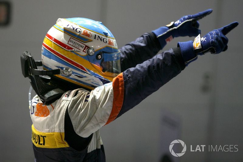 Fernando Alonso, Renault F1 Team R28 fête sa victoire