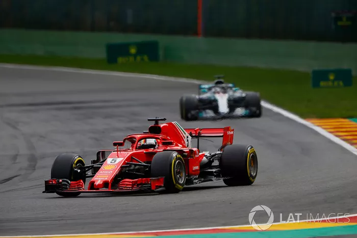 Sebastian Vettel, Ferrari SF71H, y Lewis Hamilton, Mercedes AMG F1 W09
