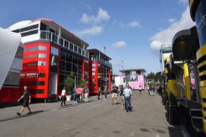 Le paddock