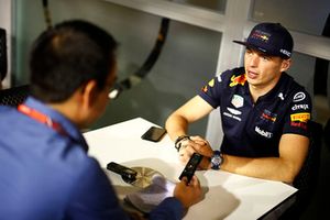 Max Verstappen, Red Bull Racing met Motorsport.com journalist Erwin Jaeggi
