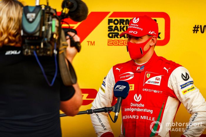 Mick Schumacher, Prema Racing habla con la prensa después de ganar el campeonato
