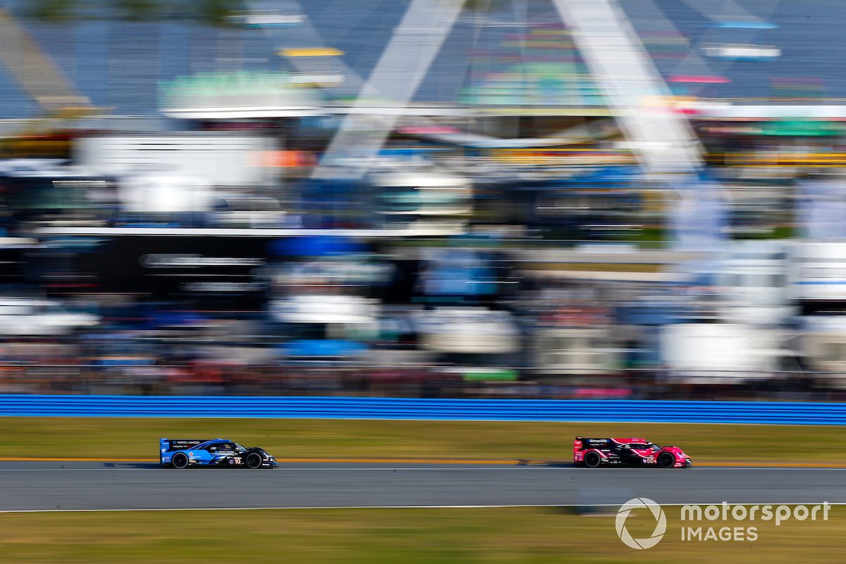 #10 Wayne Taylor Racing Acura ARX-05 Acura DPi: Ricky Taylor, Filipe Albuquerque, Alexander Rossi, Helio Castroneves, #60 Meyer Shank Racing w/Curb-Agajanian Acura DPi: Olivier Pla, A.J. Allmendinger, Dane Cameron, Juan Pablo Montoya