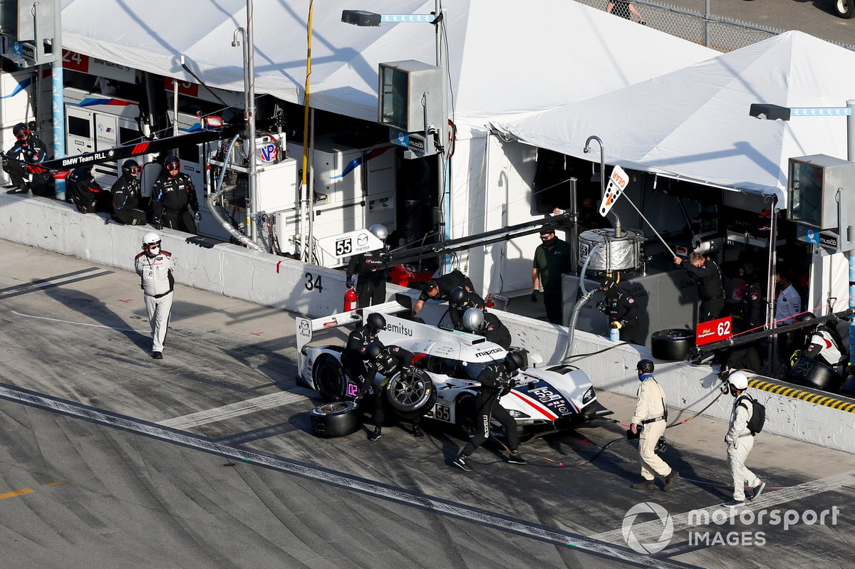 #55 Mazda Motorsports Mazda DPi, DPi: Pit Stop, Oliver Jarvis, Harry Tincknell, Jonathan Bomarito