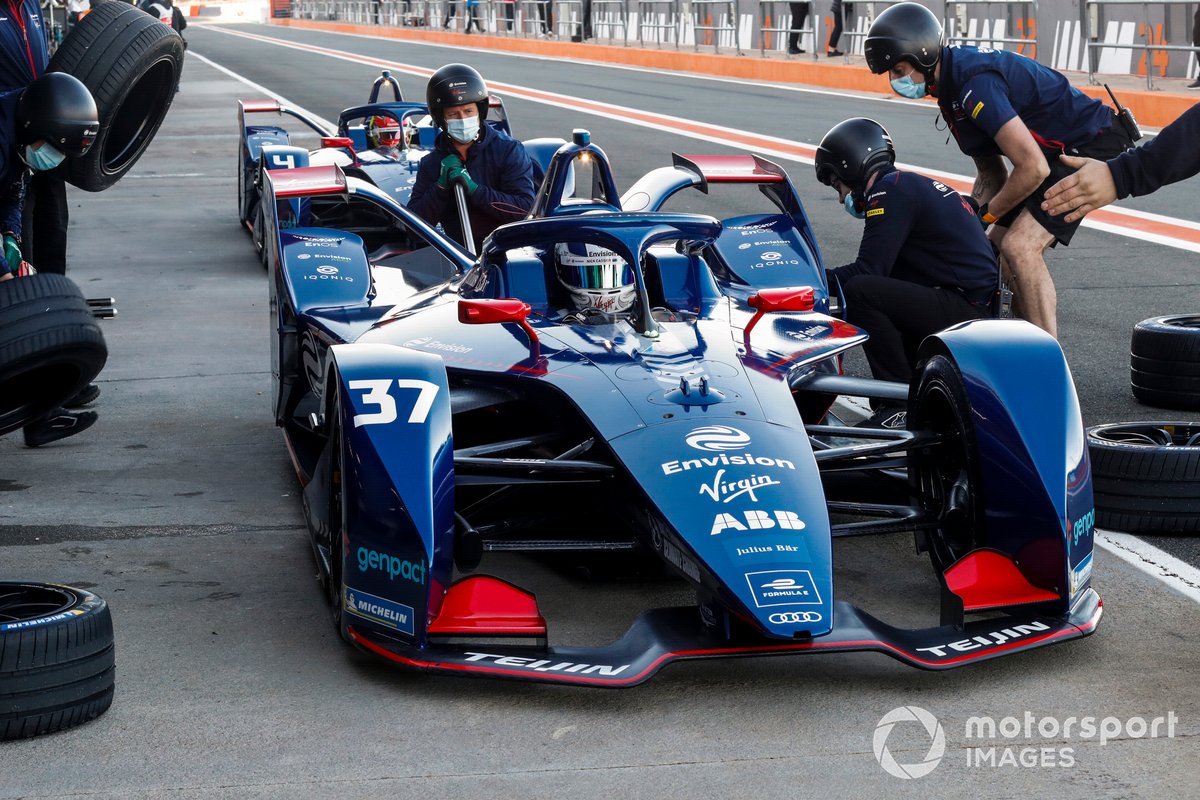 Practice pit stop for Nick Cassidy, Envision Virgin Racing, Audi e-tron FE07