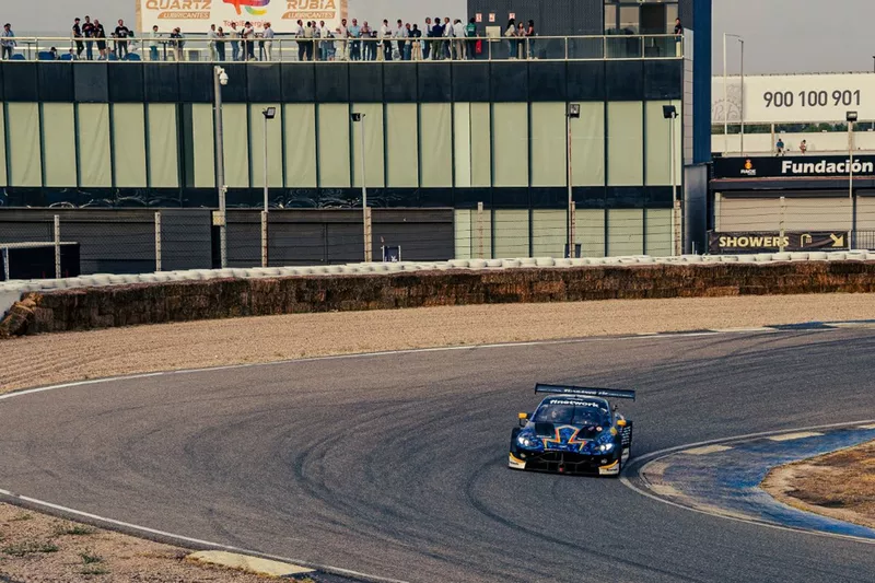 Fernando Alonso teste l'Aston Martin DTM 2019