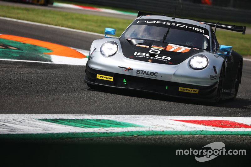 #77 Dempsey-Proton Racing Porsche 911 RSR: Christian Ried, Riccardo Pera, Matteo Cairoli