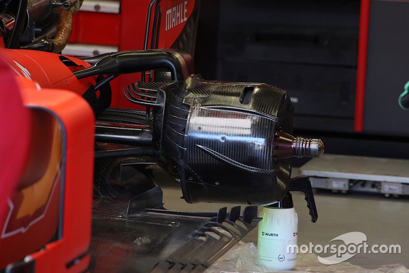 Ferrari SF90, dettaglio del cestello del freno anteriore