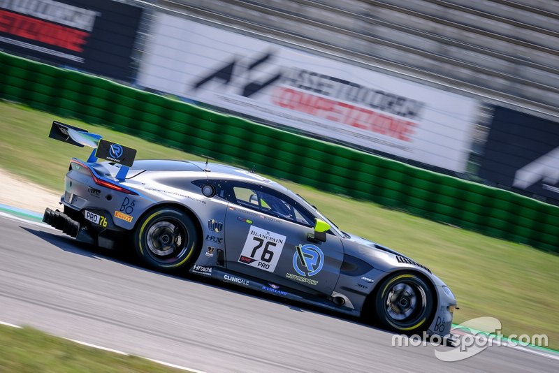 #76 R-Motorsport Aston Martin Vantage AMR GT3: Ricky Collard, Marvin Kirchhöfer