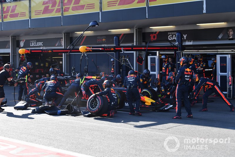 Max Verstappen, Red Bull Racing RB15, makes a pit stop