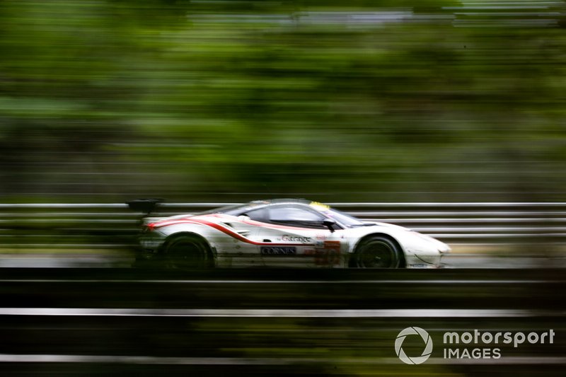#70 MR Racing, Ferrari 488 GTE: Motoaki Ishikawa, Olivier Beretta, Eddie Cheever II