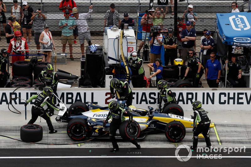 Charlie Kimball, Carlin Chevrolet, pit stop