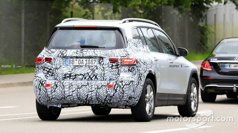 Шпигунське фото Mercedes GLB 2020 року
