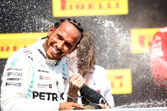 Lewis Hamilton, Mercedes AMG F1, 1e plaats, op het podium