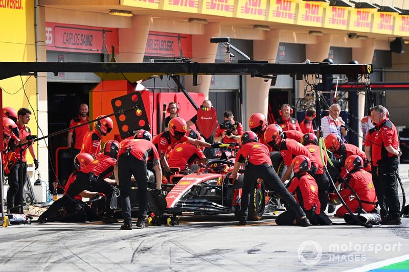 Práctica de parada en pits para Carlos Sainz, Ferrari SF-23