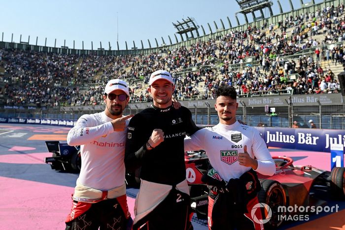 Lucas di Grassi, Mahindra Racing, 3ª posición, Jake Dennis, Andretti Autosport, 1ª posición, Pascal Wehrlein, Porsche, 2ª posición, después de la carrera