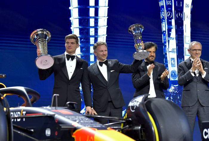 Max Verstappen, Campeón de Fórmula 1 de la FIA, Christian Horner, Director del equipo Red Bull Racing, Mohammed Ben Sulayem, Presidente de la FIA.