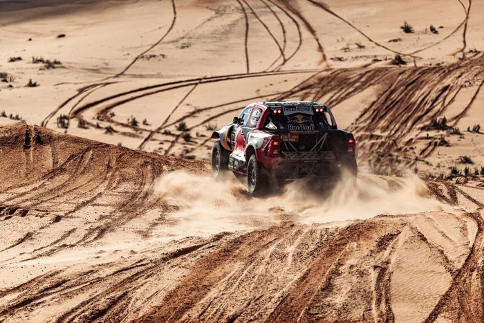 #200 Toyota Gazoo Racing Toyota: Nasser Al-Attiyah, Mathieu Baumel