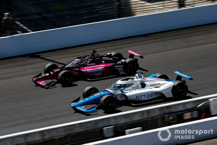 Helio Castroneves, Meyer Shank Racing Honda, Alex Palou, Chip Ganassi Racing Honda