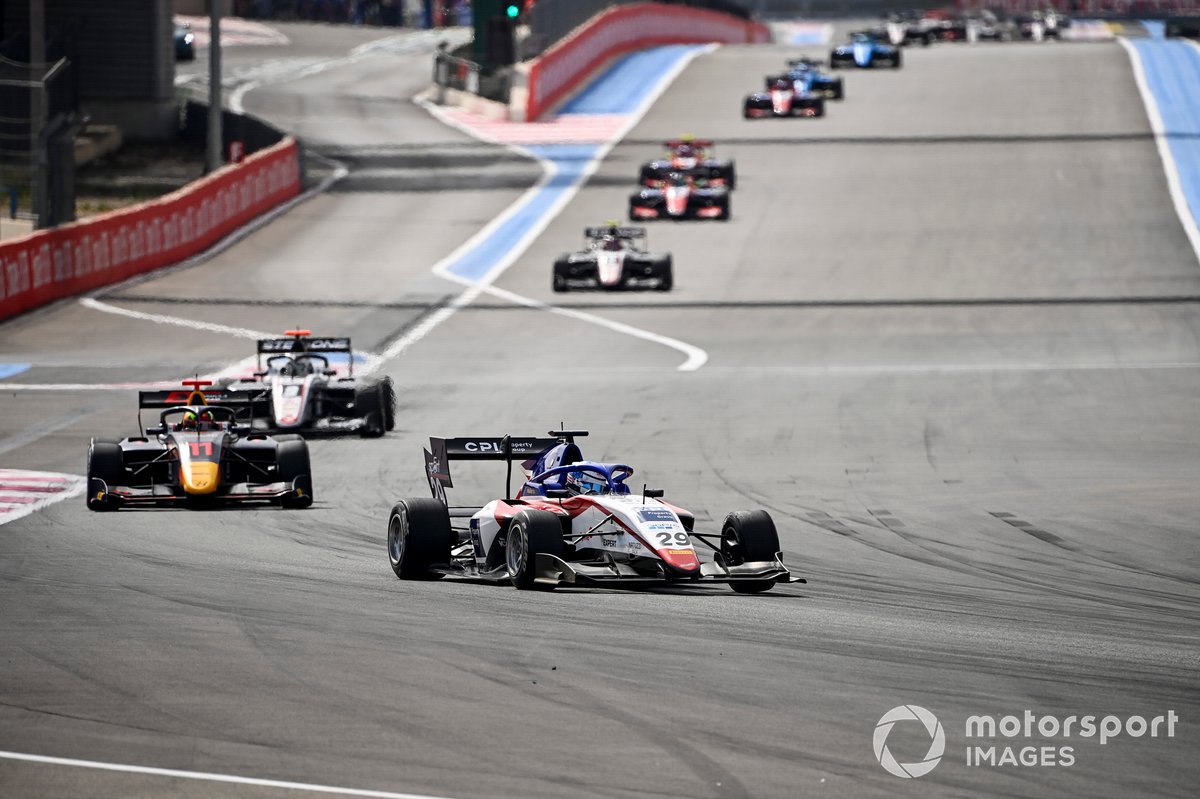 Logan Sargeant, Charouz Racing System y Ayumu Iwasa, Hitech Grand Prix