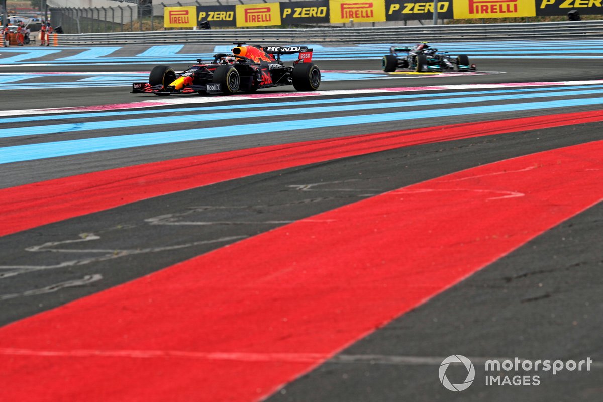 Max Verstappen, Red Bull Racing RB16B, Valtteri Bottas, Mercedes W12