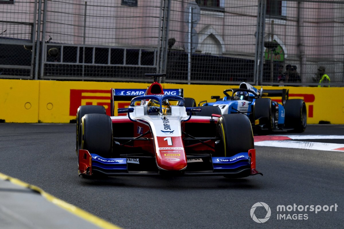 Robert Shwartzman, Prema Racing, precede Richard Verschoor, MP Motorsport