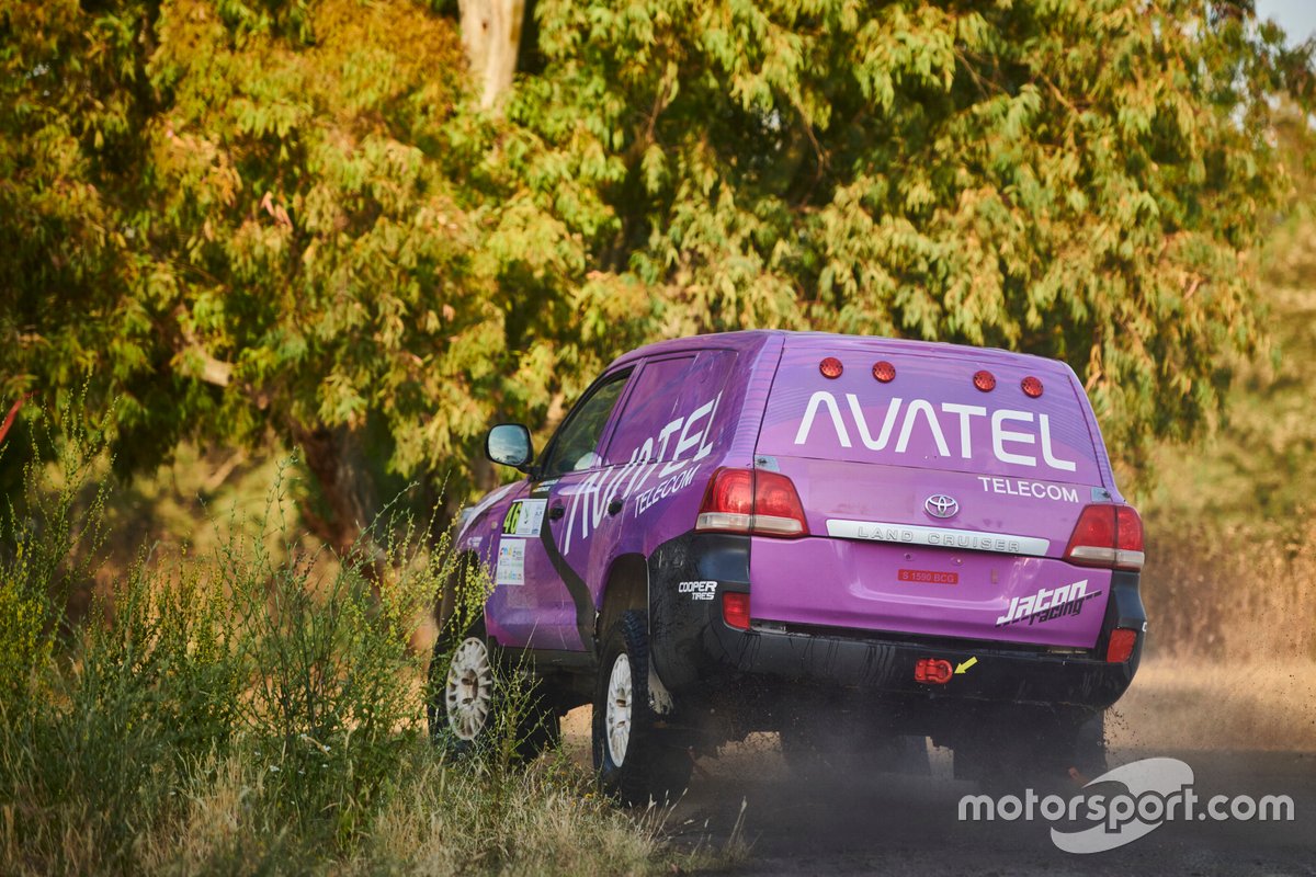 Mónica Plaza, David Nadal, Toyota Land Cruiser 200