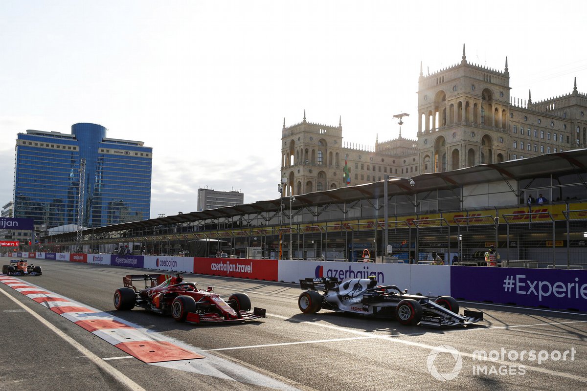 Pierre Gasly, AlphaTauri AT02, Charles Leclerc, Ferrari SF21